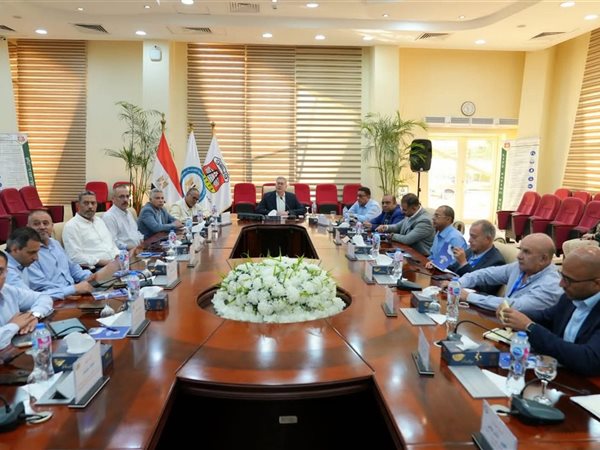 وزير البترول والثروة المعدنية يتابع توسعات ميناء الحمراء البترولي بالعلمين