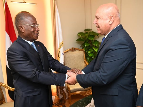 كامل الوزير يستقبل وزير الخارجية الإيفواري لبحث التعاون المشترك بمجالي الصناعة والنقل