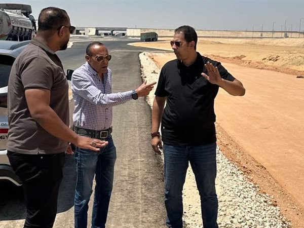 رئيس جهاز مدينة سفنكس الجديدة يتفقد مشروعات الطرق والمرافق 