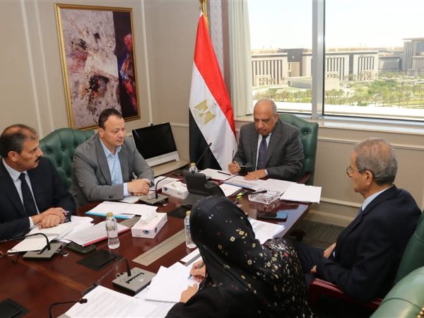 وزير الكهرباء يتابع تنفيذ فصل المصرية لنقل الكهرباء وتعزيز الشفافية والحوكمة بالقطاع