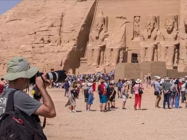 موسم الصيف مولع.. طفرة غير مسبوقة بعدد السياح في مصر وإشغال الفنادق يتخطي 80%