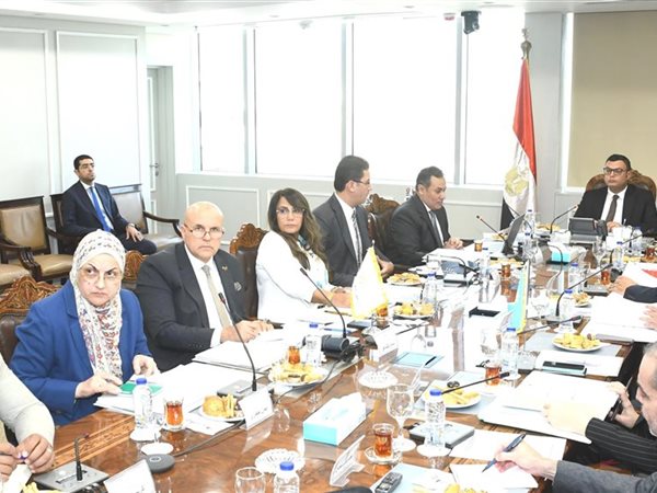 وزير الإسكان يترأس اجتماع مجلس إدارة الهيئة العامة للتنمية السياحية