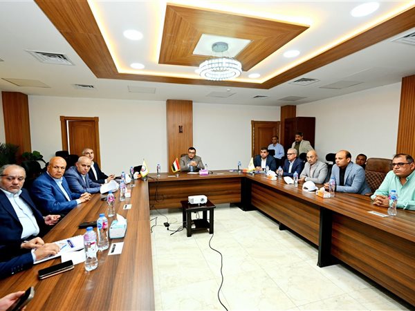 وزير الإسكان يتابع ملف تقنين الأراضي بمدينتي العبور الجديدة والشروق