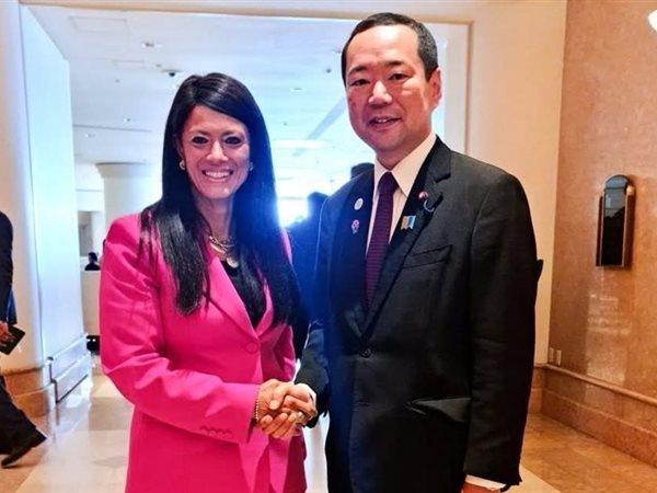 وزيرة التخطيط تبحث مع وزير الدولة الياباني تطور العلاقات الاقتصادية بين البلدين