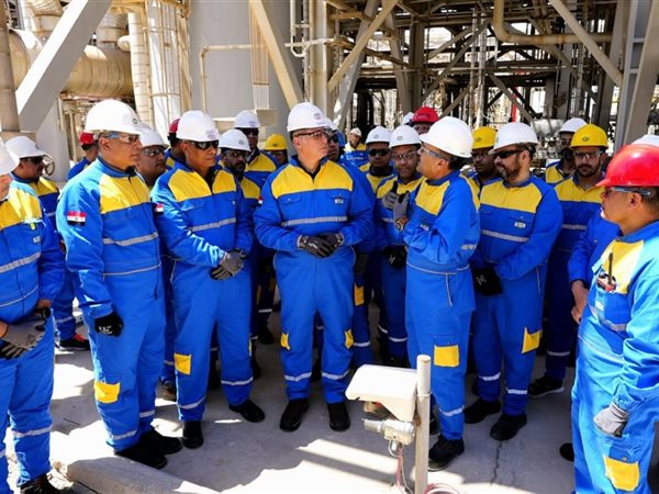 وزير البترول يتفقد مصانع البتروكيماويات بالإسكندرية ويؤكد تعظيم الإنتاج لتحقيق قيمة مضافة