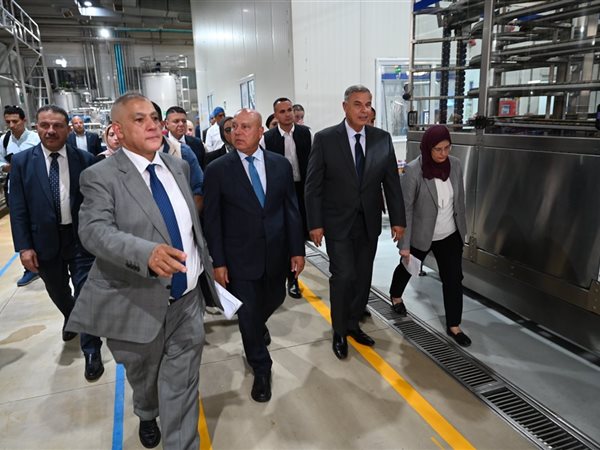 وزير الصناعة يبحث مع محافظ ومستثمري الإسكندرية التحديات التي تواجه المُصنعين بالمحافظة