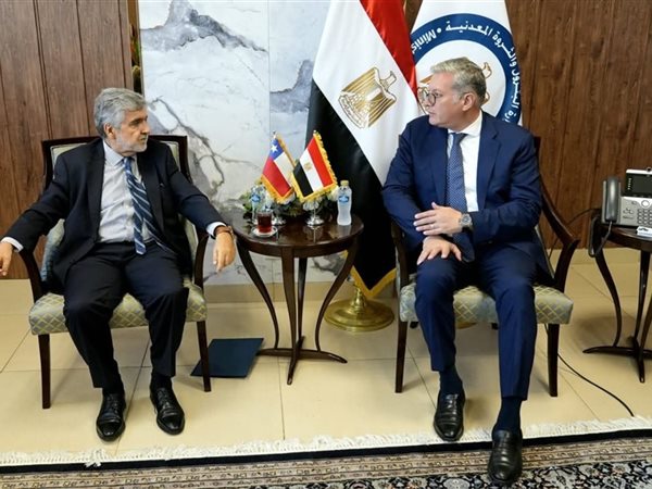 وزير البترول يستقبل سفير تشيلي ووفد مسئولي شركة 