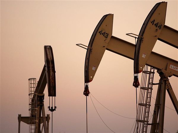 مصر تعلن اكتشاف بئر بترول جديد بالصحراء الغربية.. يضيف 3100 برميل مكافئ يوميًا