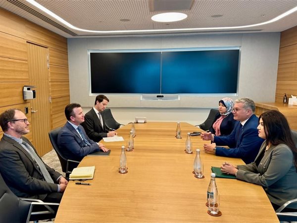 وزير البترول يبحث التعاون مع شركات التعدين والغاز في غرب أستراليا