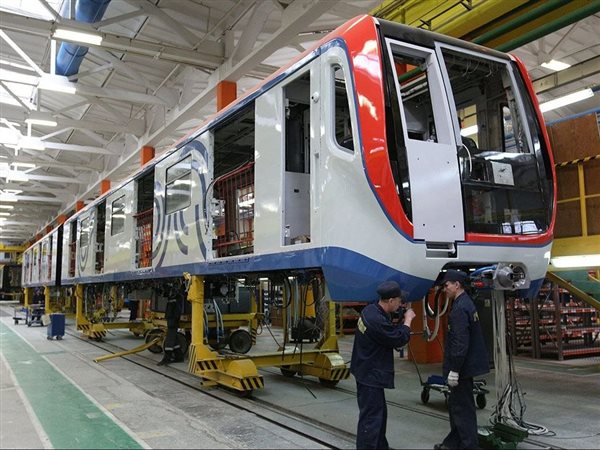 انطلاقة مذهلة لصناعة السكة الحديد.. مصر تصنع قطاراتها وتقترب من التصدير
