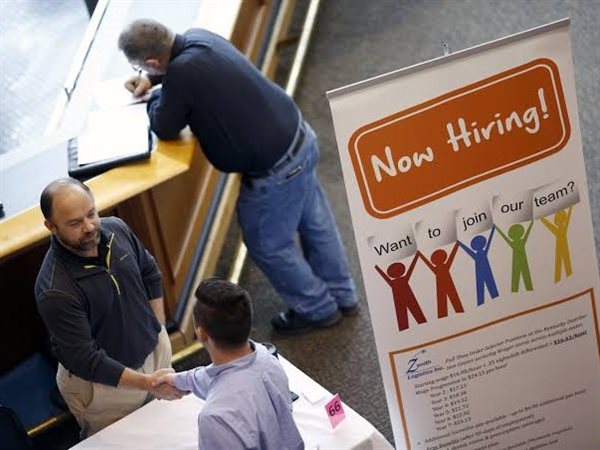 الولايات المتحدة تضيف 22 ألف وظيفة في أغسطس