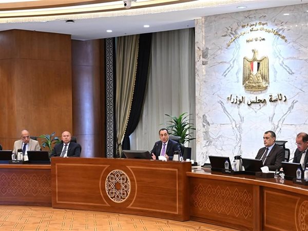 رئيس الوزراء يتابع إجراءات توفير الأسمدة في الأسواق وجهود حوكمة منظومة تداولها