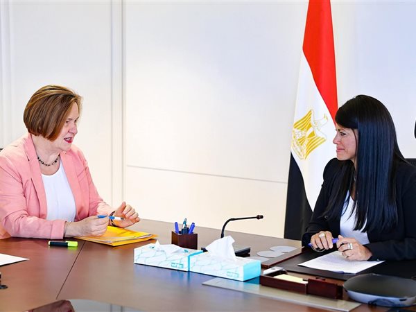 وزيرة التخطيط تبحث مع المدير الإقليمي لوكالة التنمية الفرنسية (AFD) لشمال أفريقيا