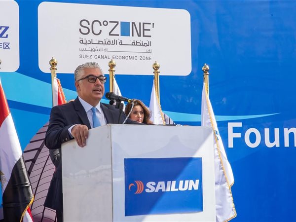 رئيس اقتصادية قناة السويس يشهد وضع حجر الأساس لمصنع صيني جديد