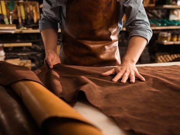 270 ألف وظيفة وصادرات بملايين الدولارات.. أسرار نهضة صناعة الجلود المصرية
