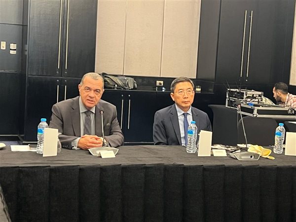 نائب وزير المالية: نرحب بالاستثمارات السنغافورية ونتعهد بتقديم سبل الدعم