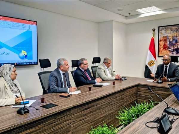 نائب وزير الاسكان يتابع موقف منظومة الصرف الصحى بمدينة دهب بجنوب سيناء