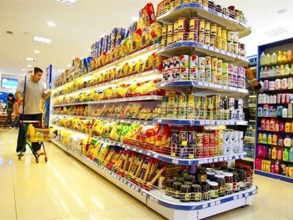 القابضة للصناعات الغذائية: ملتزمون بضخ السلع بأسعار تنافسية في السوق المحلية عبر المنافذ 