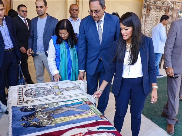 وزيرة التخطيط تستهل زيارتها لمحافظة قنا بوضع حجر الأساس لمصنع 