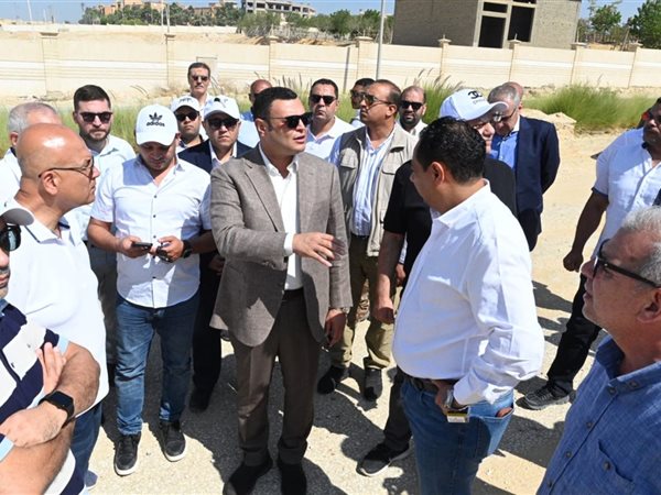 وزير الإسكان يتفقد الأعمال الجاري تنفيذها لتطوير محور ٢٦ يوليو