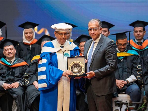 بنك ناصر الاجتماعي يشارك في احتفالية تخرج طلاب مدينة زويل للعلوم والتكنولوجيا