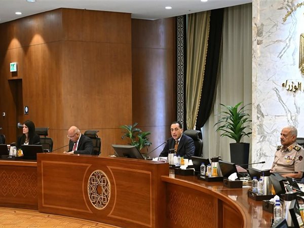 رئيس الوزراء يشدد على ثبات الموقف المصري بالأزمات الإقليمية في اجتماع الحكومة