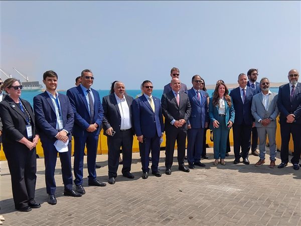 اقتصادية قناة السويس تستقبل وفد أمريكي بالسخنة للتعرف على قصص نجاح مشغلي الميناء وأعمال التطوير