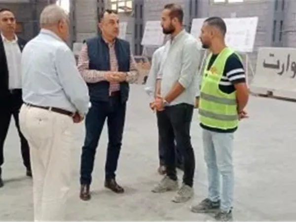 وزير قطاع الأعمال العام يتفقد 