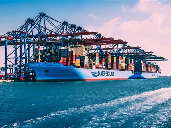 قناة السويس الاقتصادية تواصل نجاحاتها وميناء شرق بورسعيد يحصد المركز الثالث عالميًا