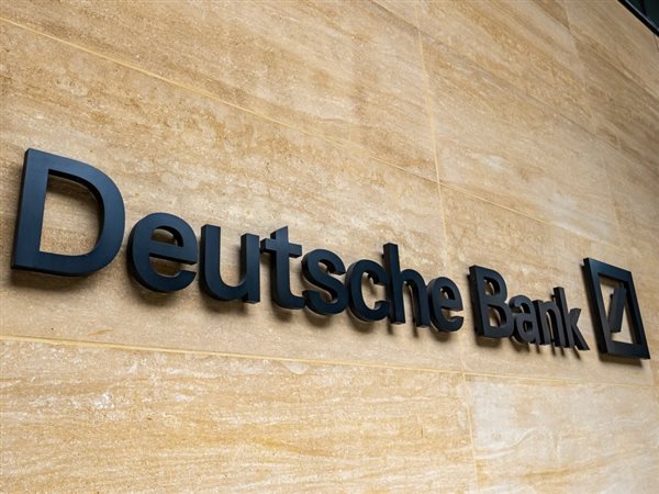 دويتشه بنك: البيتكوين تقترب من الانضمام إلى الذهب في أرصدة البنوك المركزية