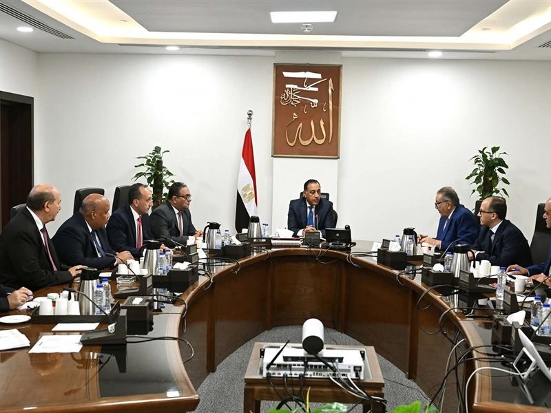 الحكومة مع التجار