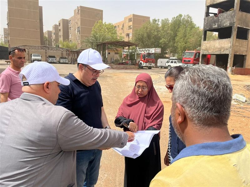 مسئولو الإسكان