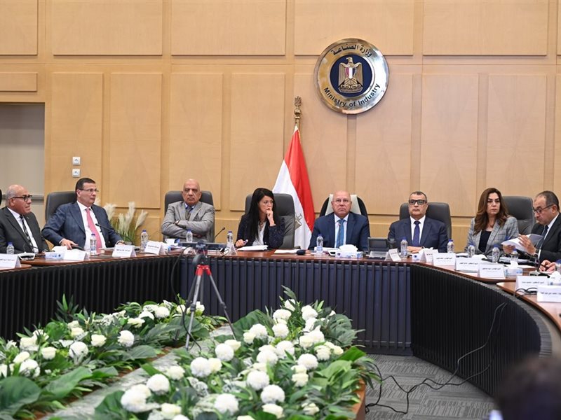 وزير الصناعة
