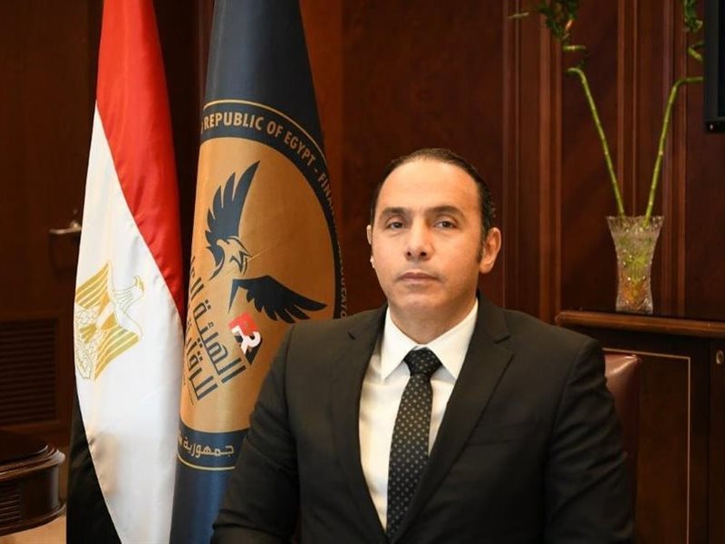 إسلام عزام رئيس البورصة