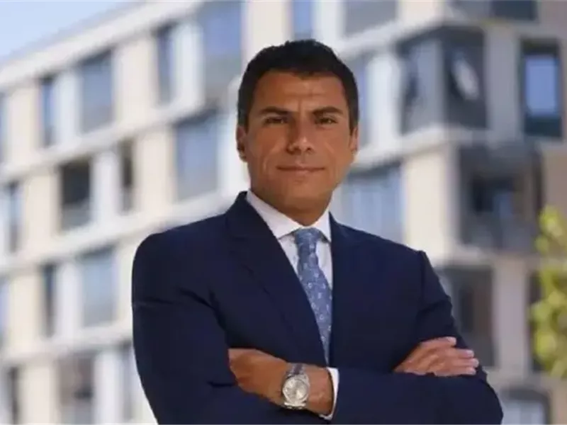 أيمن عامر