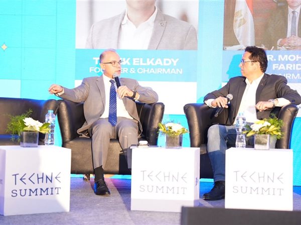 رئيس الرقابة المالية يدعو رواد الأعمال للابتكار والتوسع عبر قمة تكني 2025