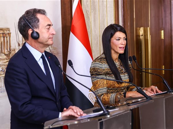 وزيرة التخطيط والسفير الفرنسي يؤكدان استمرار التنسيق لتنفيذ محاور التعاون الاقتصادي 