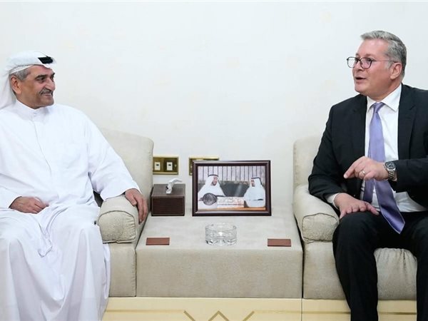 حاكم الفجيرة يستقبل وزير البترول لبحث تعزيز التعاون بين مصر والإمارات