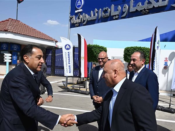 رئيس الوزراء يفتتح ويفتقد مصانع أدوية مطورة بقطاع الأعمال خلال زيارته للقليوبية