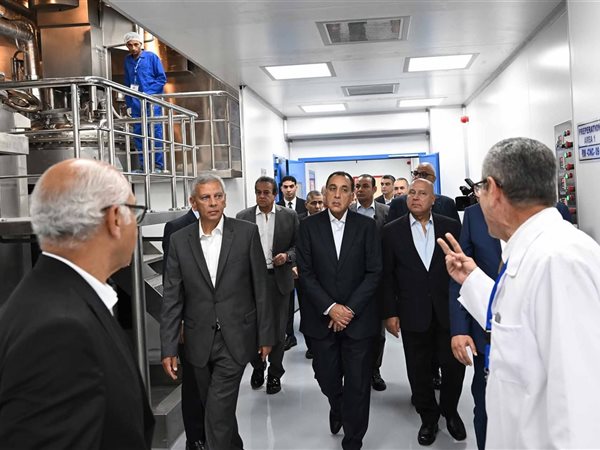 رئيس الوزراء يفتتح مصنع 