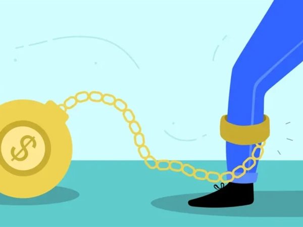 احذرها.. 5 أخطاء ستجعلك تقع في فخ الديون وستلاحقك إلى الأبد