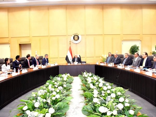 وزير الصناعة يبحث مع وفد البنك الدولي التعاون المستقبلي بالمشروعات