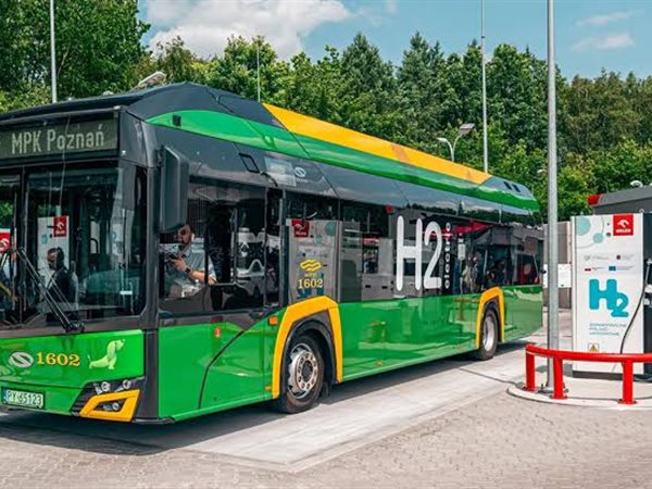 مصر تصدر 37 حافلة تعمل بالهيدروجين الأخضر إلى النمسا