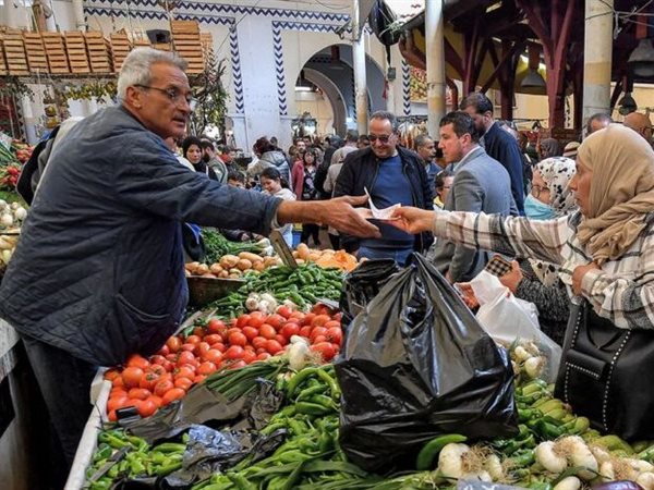 وضع الاقتصاد المصري في تحسن مستمر.. ولكن لماذا لا يشعر المواطن؟