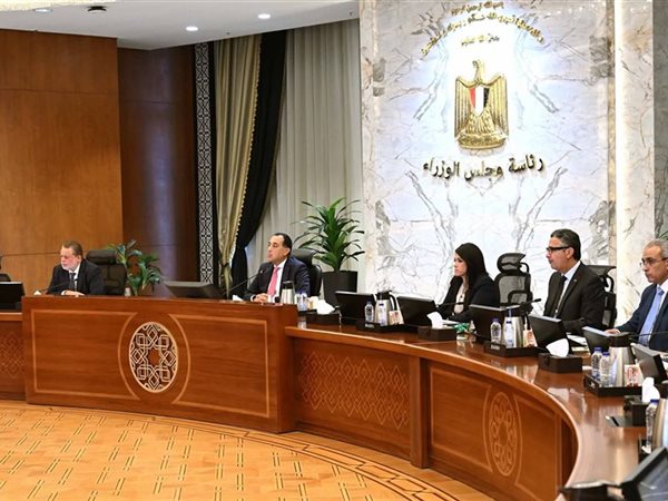 المجموعة الوزارية الاقتصادية تبحث حوكمة الاستثمارات العامة وضبط الإنفاق بالناتج المحلي