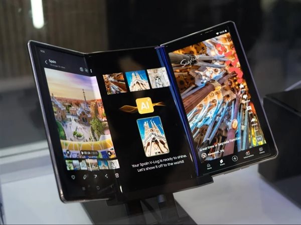 مزايا هاتف سامسونج الجديد ثلاثي الطي.. وموعد طرحه رسميًا