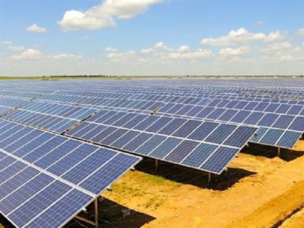 220 مليون دولار لتصنيع الخلايا الشمسية في مصر.. مشروع «أتوم سولار» يفتح عصر الطاقة النظيفة في قناة السويس