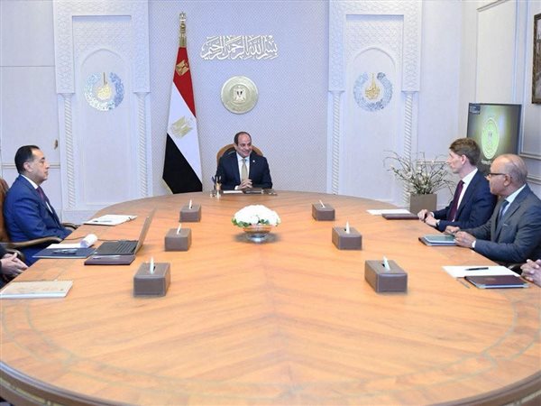 السيسي يستقبل رئيس مجموعة ميرسك ويشيد بمشروعات الشركة في مصر 