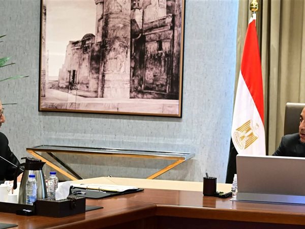 رئيس الوزراء يستعرض مع وزير قطاع الأعمال الفرص الاستثمارية بقطاع السياحة والتشييد