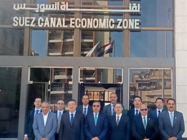 اقتصادية قناة السويس تبحث مع وفد من شنغهاي الصينية التعاون بالموانئ واللوجستيات 